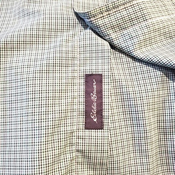 Eddie Bauer Men's Short-Sleeve Dress Shirt - Picture 4 of 5